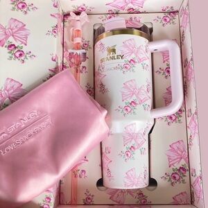 Stanley X Love Shack Fancy Quencher Rosa Beaux Pink 40oz New (Small Scratch)NEW